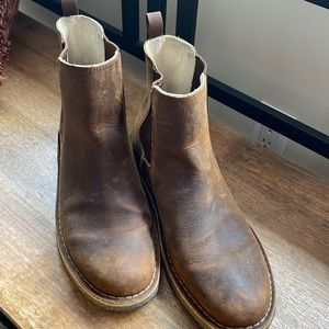 Clarks Desert Chelsea boot